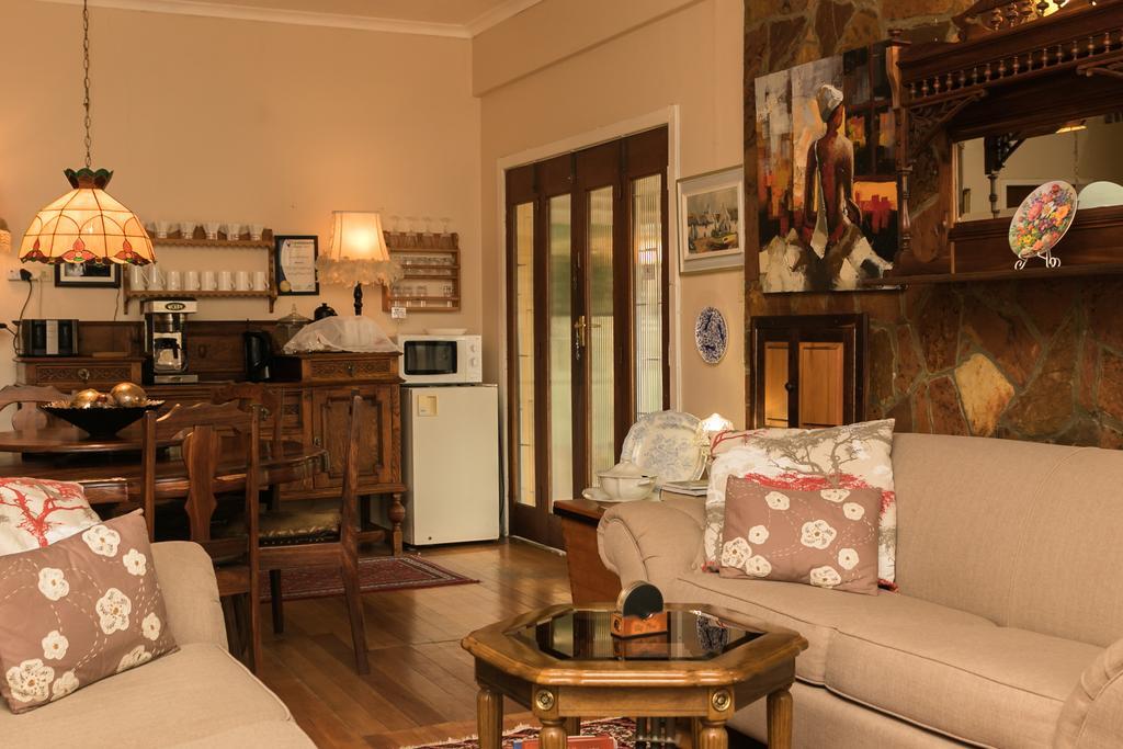 Beau&I Bed & Breakfast Graaff Reinet Bagian luar foto