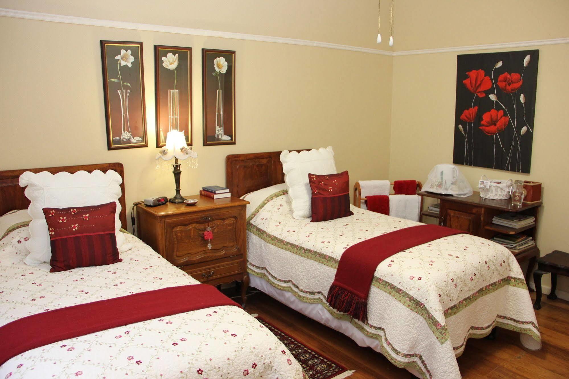 Beau&I Bed & Breakfast Graaff Reinet Bagian luar foto