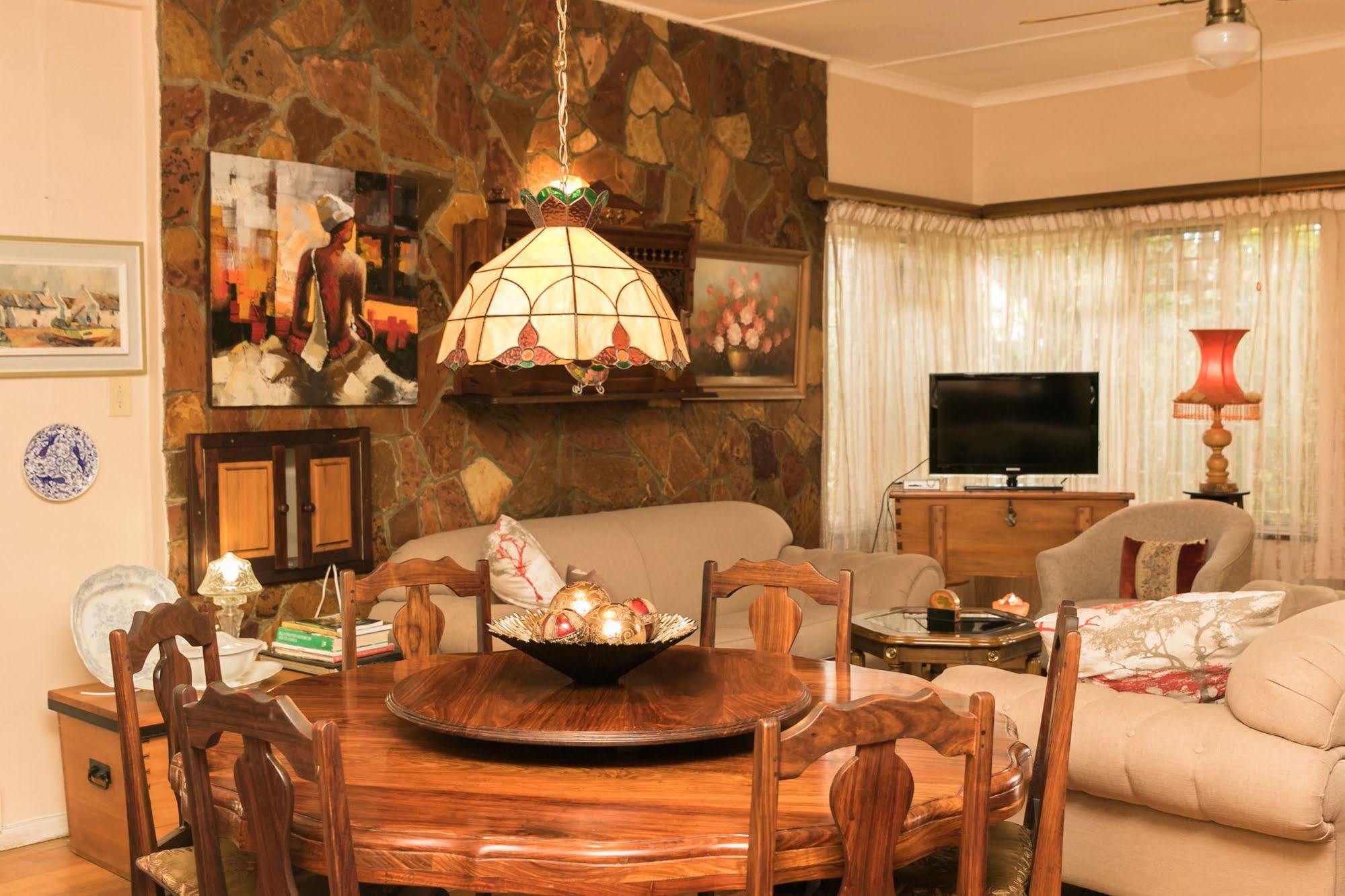 Beau&I Bed & Breakfast Graaff Reinet Bagian luar foto